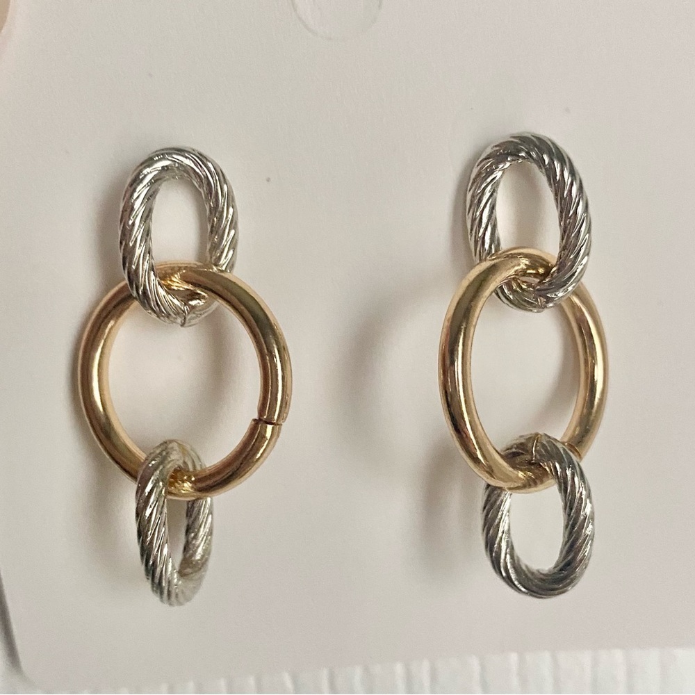 Chain Link Drop Earrings. New.